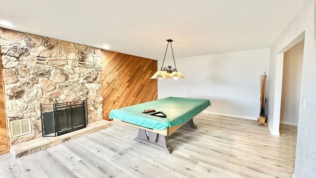 Building Photo - Beautiful Scenic Country Property with Vie...