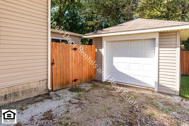 Building Photo - 3 bedroom home now available