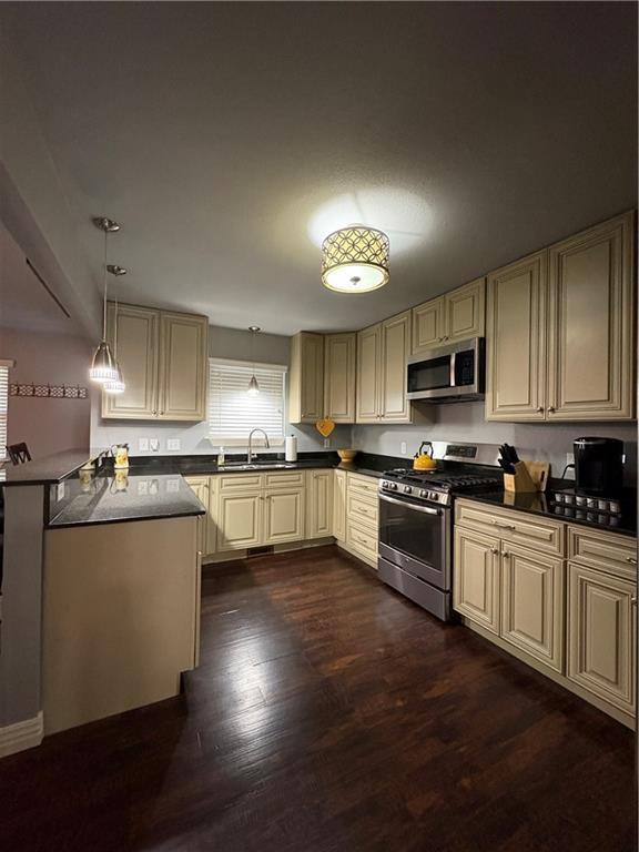 Building Photo - 808 E Central Ave