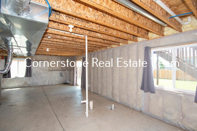 Building Photo - 4898 Haiti Way
