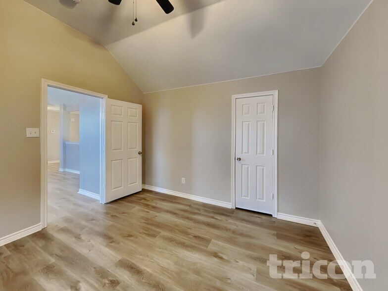 Building Photo - 1533 Mill Creek Dr