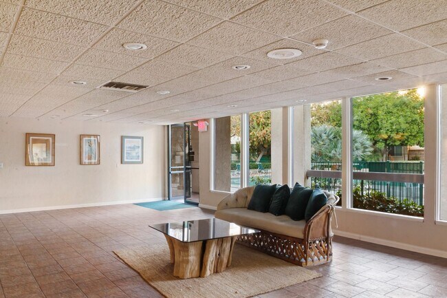 Building Photo - 5460 White Oak Ave