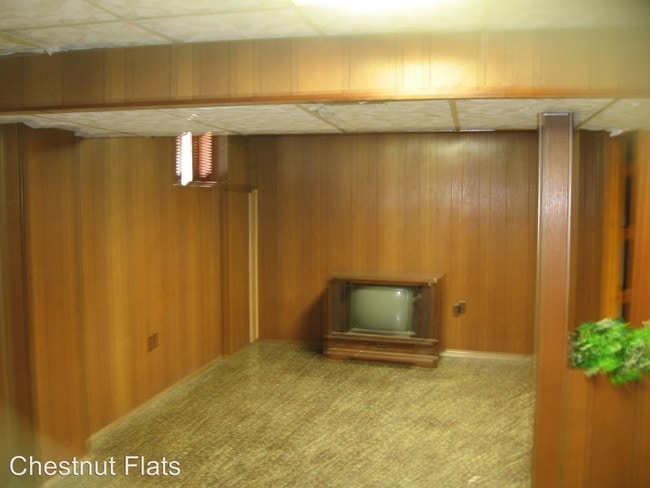 Building Photo - 487 Nash St
