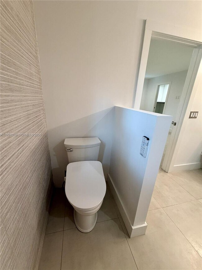 Building Photo - 540 SW 6th Ave