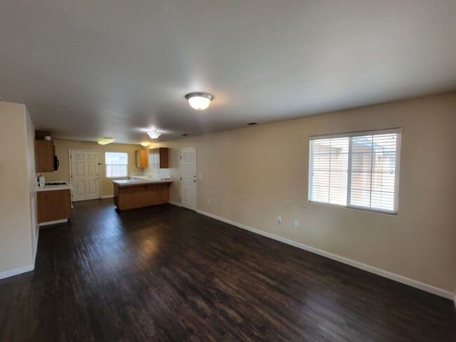 Building Photo - 2313 W Lark Ave