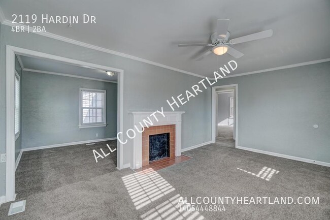 Building Photo - 2119 Hardin Dr