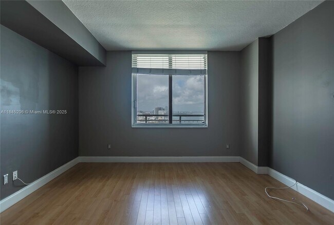 Building Photo - 325 S Biscayne Blvd
