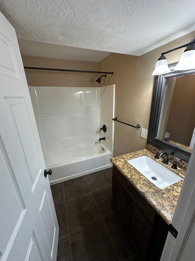 Building Photo - Great Family Home in Excellent West Jordan...