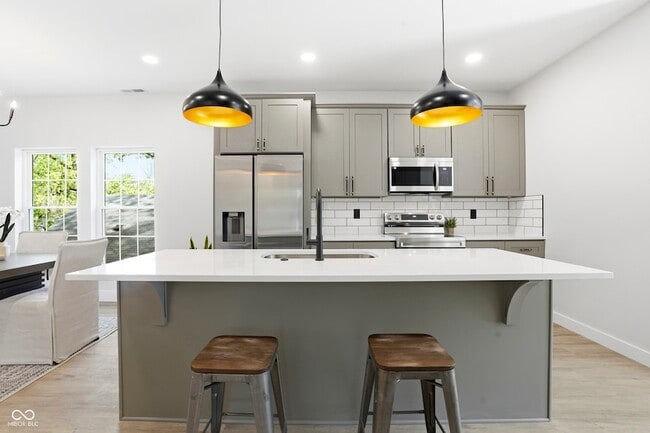 Building Photo - 4623 Rookwood Ave