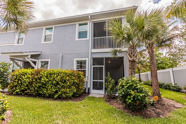 Building Photo - Luxury Naples 2-Bed Home Minutes to Downtown & Beaches | Resort-Style Amenities