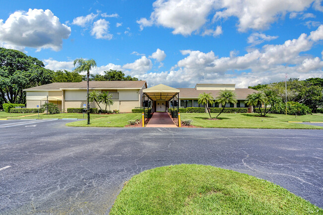 Building Photo - 14608 Country Side Ln