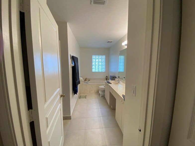 Building Photo - 5308 Moon Shadow Ln