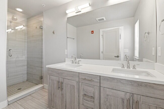Building Photo - $2,890.95, 2-bed, 2.5-bath, located in Denver with a rooftop terrace.