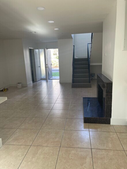 Building Photo - 11538 Riverside Dr