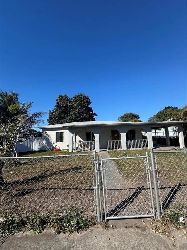 Building Photo - 14760 Tyler St