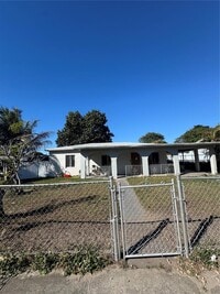 Building Photo - 14760 Tyler St