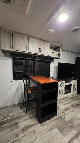 Building Photo - 6835 Purvis Ln