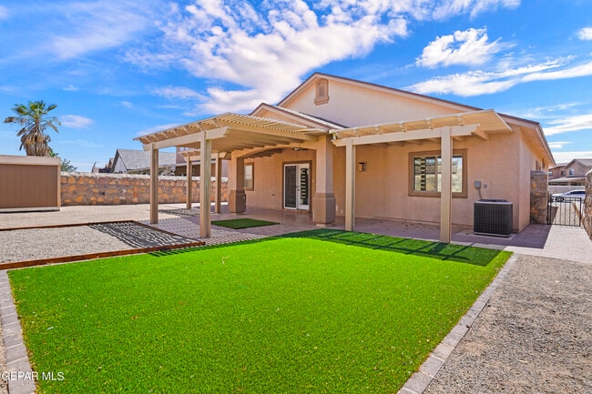 Building Photo - 3236 Sunset Point Dr