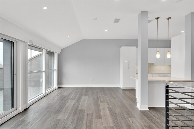 Building Photo - 771-781 Harrison Ave