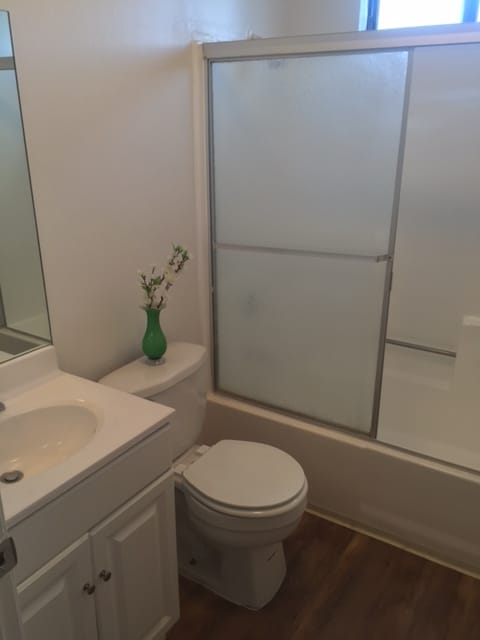 Building Photo - 1627 N Fair Oaks Ave