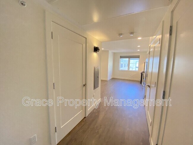 Building Photo - 431 E Bayaud Ave
