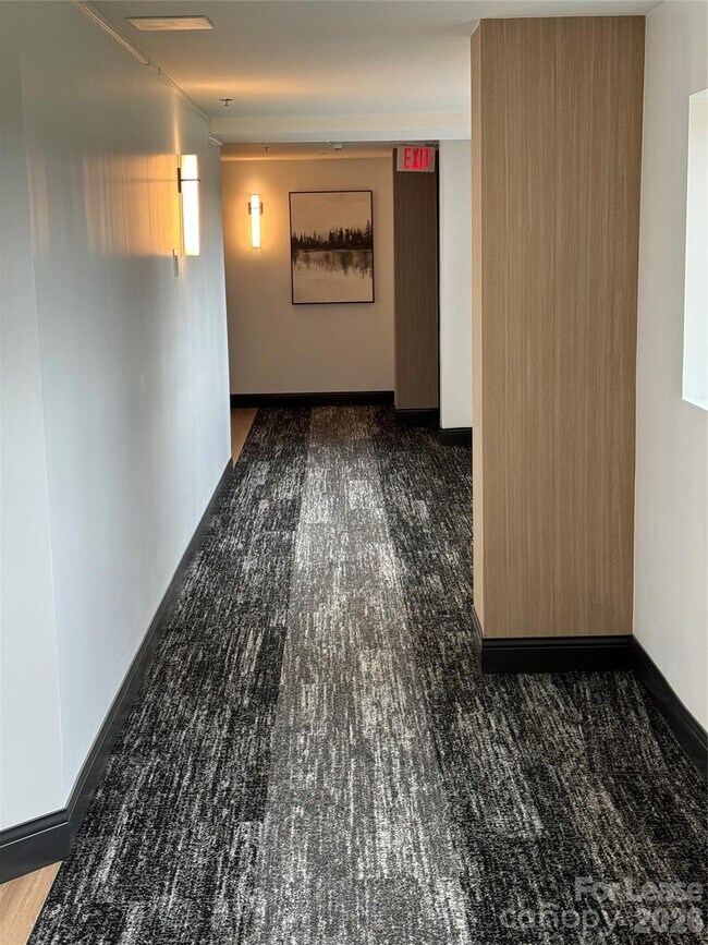 Building Photo - 715 N Graham St