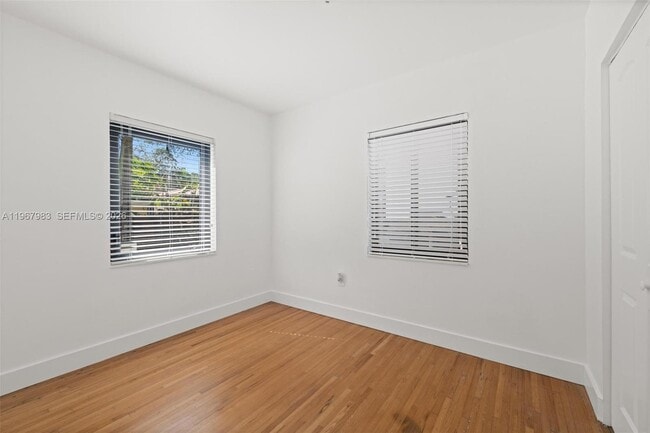 Building Photo - 710 NE 62nd St