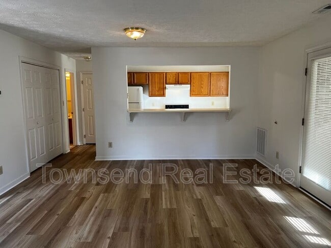 Building Photo - 1016 Ancestry Dr