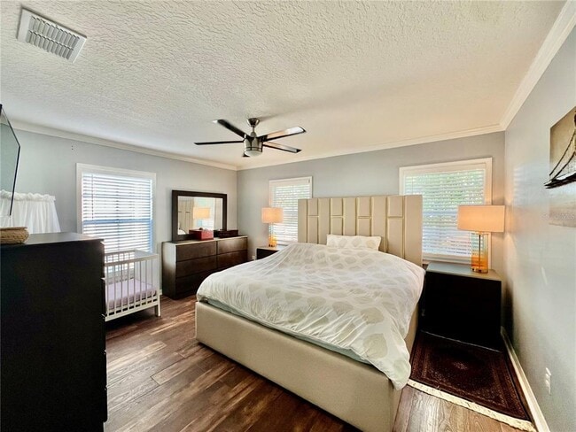 Building Photo - 16112 Loneoak View Dr