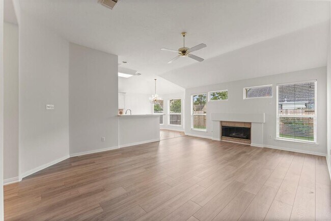Building Photo - 23214 Goldensong Ct