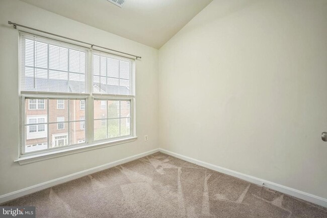 Building Photo - 13013 Park Crescent Cir