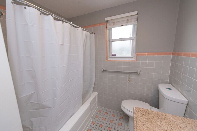 Building Photo - WESTWOOD-2 BEDROOM 1.5 BATH RANCH W/ UPDATES