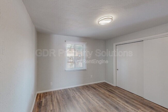 Building Photo - 1717 Griegos Rd NW