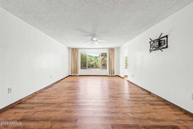 Building Photo - 9847 W Wrangler Dr