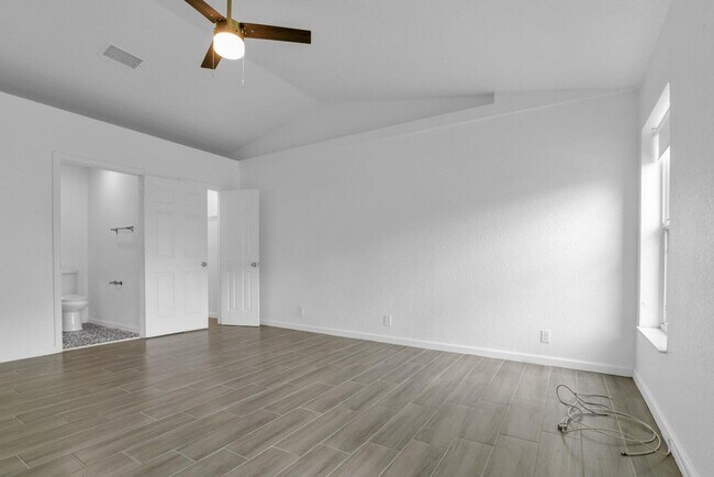 Building Photo - 13729 Yarmouth Dr