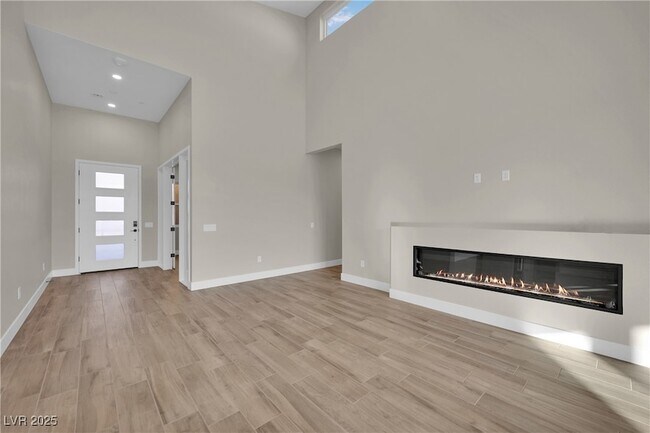 Building Photo - 11079 Rolling Vista Dr