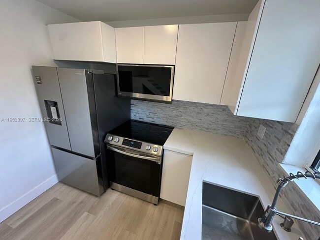 Building Photo - 9734 NW 5th Terrace