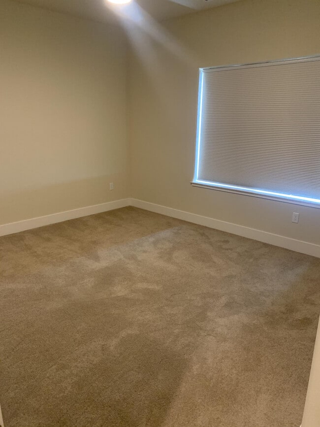 Building Photo - 3626 Aaron Dr