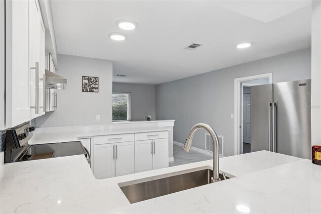 Building Photo - 8120 Brown Pelican Ave