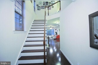 Building Photo - 4 Stonehaven Cir