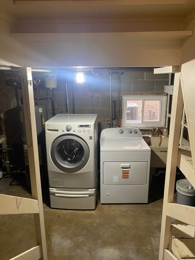 Building Photo - 4517 Cracow Ave