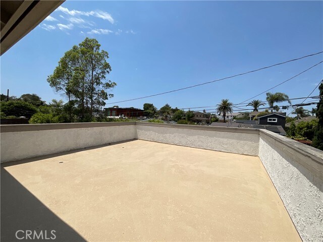 Building Photo - 2641 Santa Ana Ave