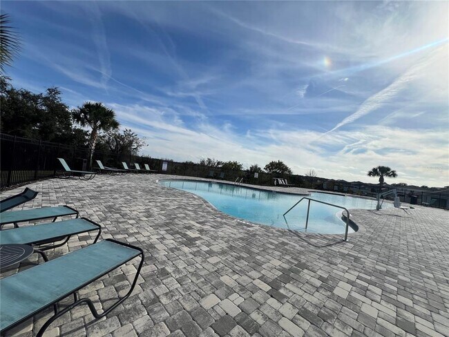 Building Photo - 1143 Cambridge Dr