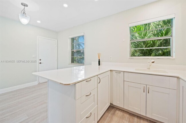 Building Photo - 7865 SW 57th Ave