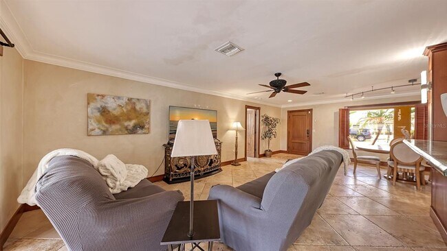 Building Photo - 4216 Plumosa Terrace