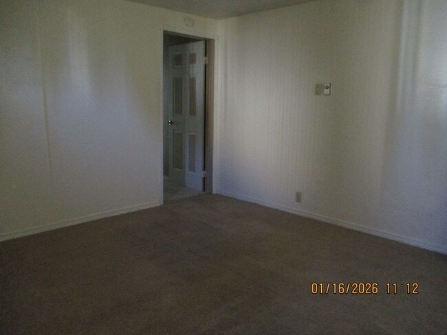 Building Photo - 2215 Simpson Ave