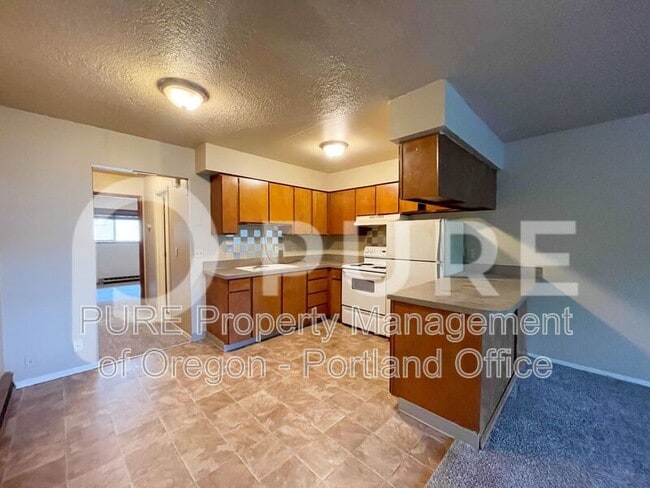 Building Photo - 1135 SE 27th Ave