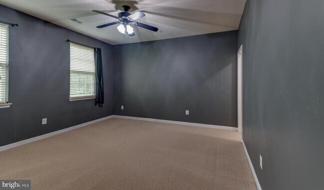 Building Photo - 44241 Beaver Creek Dr