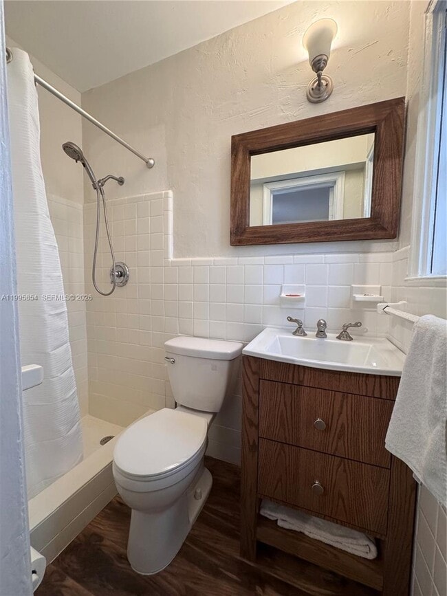 Building Photo - 510 76th St