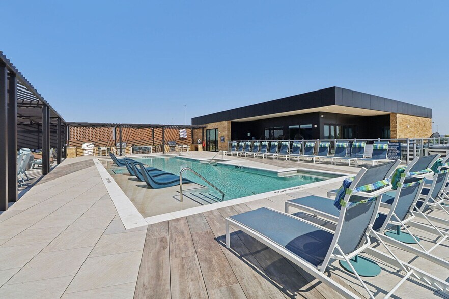 Primary Photo - Surfside at Sapphire Bay